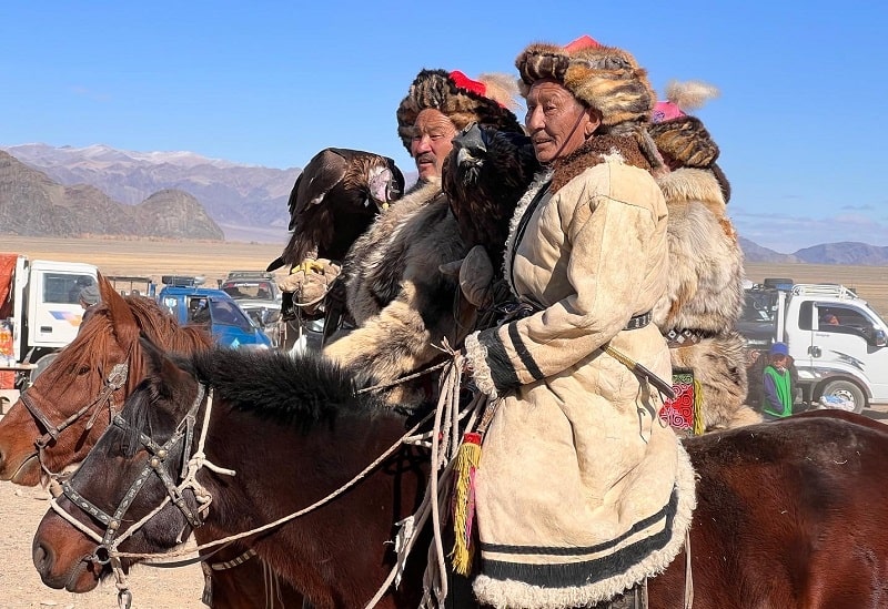 eagle hunter friends from the Altai village - Eagle Hunters Mongolia